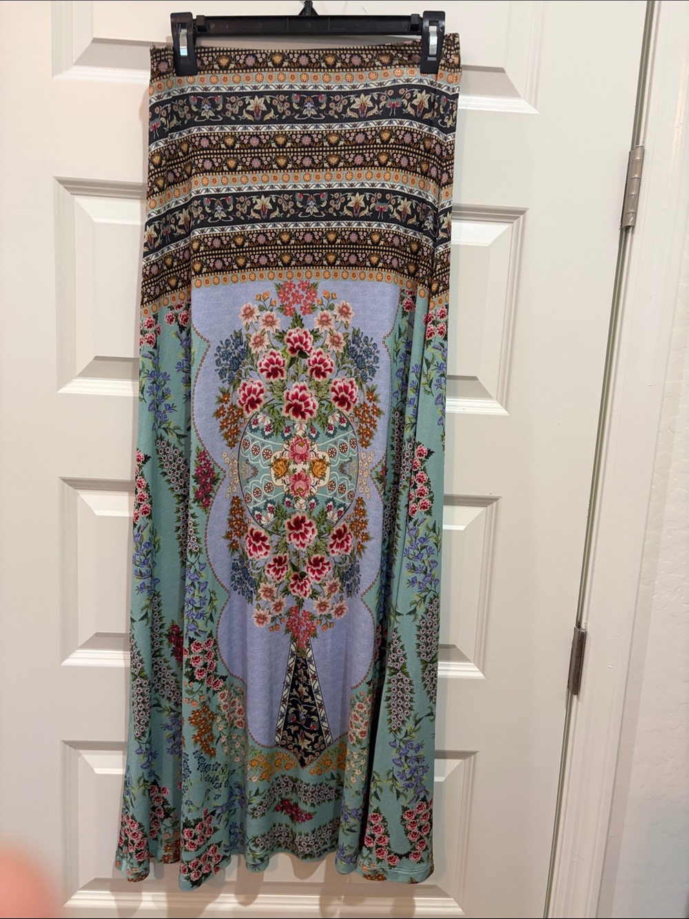 Farm Rio Floral Medallion Maxi Skirt in light green and light blue, Women’s Sz M - Picture 6 of 6